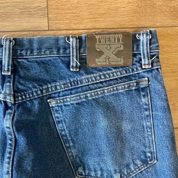 Wrangler 20x style 22 relaxed fit medium wash size 38x34 - Picture 3 of 11